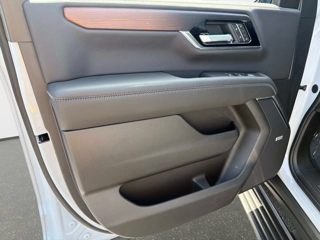 New 2026 GMC Yukon XL Denali w/ Denali Reserve Package AWD/4WD image 17