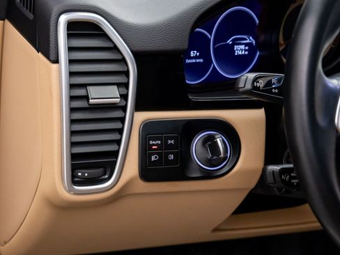 Certified 2023 Porsche Cayenne image 20