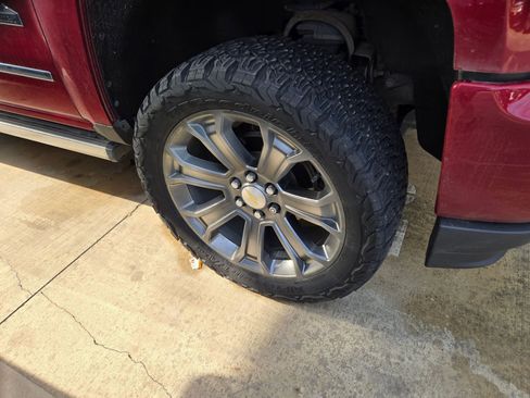 Used 2018 Chevrolet Silverado 1500 High Country image 7