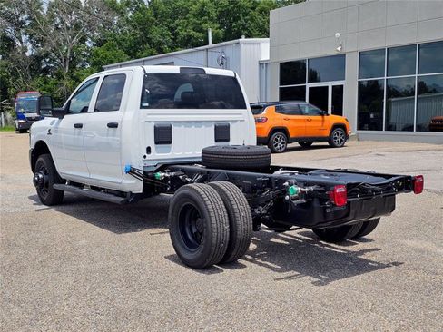 New 2026 RAM 3500 Tradesman AWD/4WD image 31
