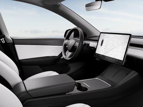 Certified 2022 Tesla Model Y Performance AWD/4WD image 3