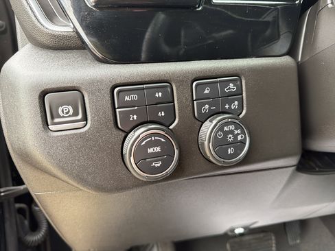 Used 2024 Chevrolet Silverado 1500 LTZ AWD/4WD image 14