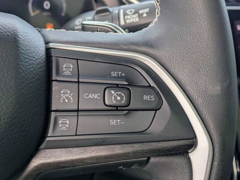 Used 2023 Jeep Grand Cherokee L Limited w/ Luxury Tech Group II image 24