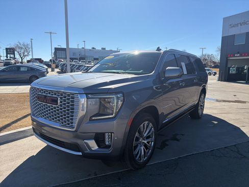 Used 2021 GMC Yukon XL Denali w/ Denali Premium Package image 1