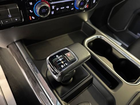 Used 2022 Chevrolet Silverado 1500 LTZ AWD/4WD image 21