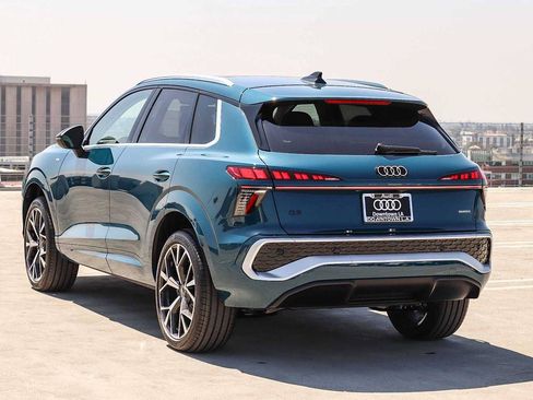 New 2026 Audi Q3 quattro 2.0T AWD/4WD image 6
