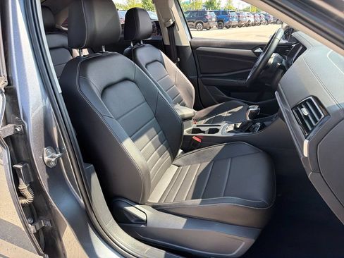 Used 2023 Volkswagen Jetta SE FWD image 25