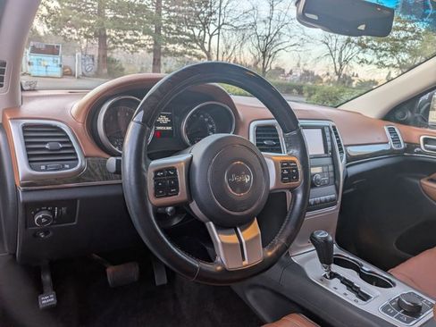 Used 2011 Jeep Grand Cherokee Overland Summit image 10