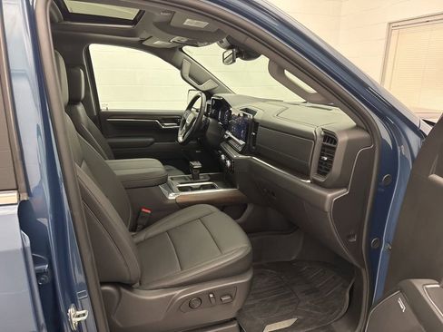 Used 2024 GMC Sierra 1500 SLT w/ SLT Premium Plus Package AWD/4WD image 45