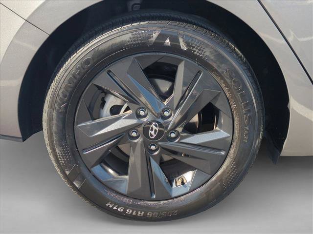 Used 2022 Hyundai Elantra SEL FWD image 22