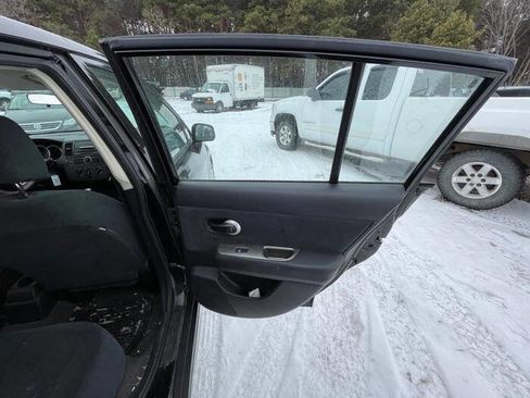 Used 2011 Nissan Versa 1.8 S w/ PWR Plus Pkg image 25