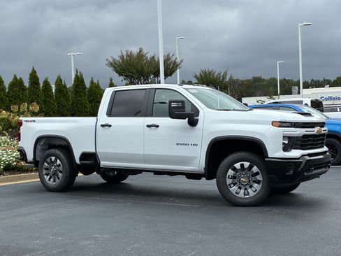 New 2026 Chevrolet Silverado 2500 Custom w/ Custom Value Package AWD/4WD image 3