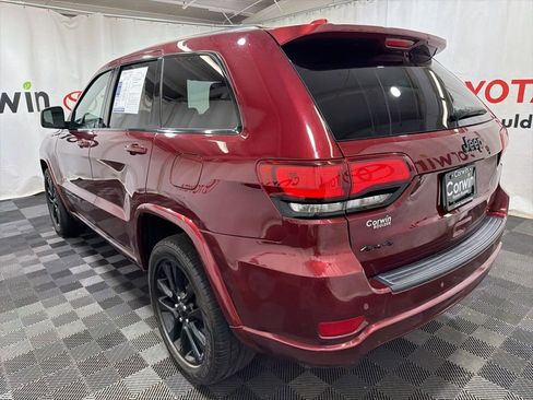 Used 2019 Jeep Grand Cherokee Altitude image 4