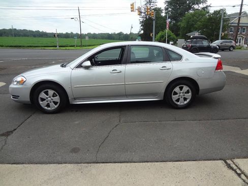 Used 2009 Chevrolet Impala LT w/ Luxury Edition Package image 3
