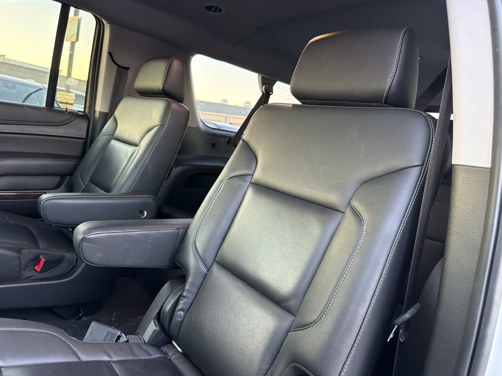 Used 2020 Chevrolet Suburban LT w/ Texas Edition Package RWD image 13