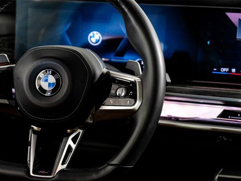 Used 2023 BMW 760i xDrive w/ Executive Package image 15