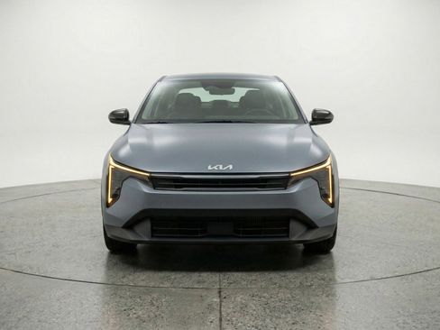 Used 2025 Kia K4 LXS image 2
