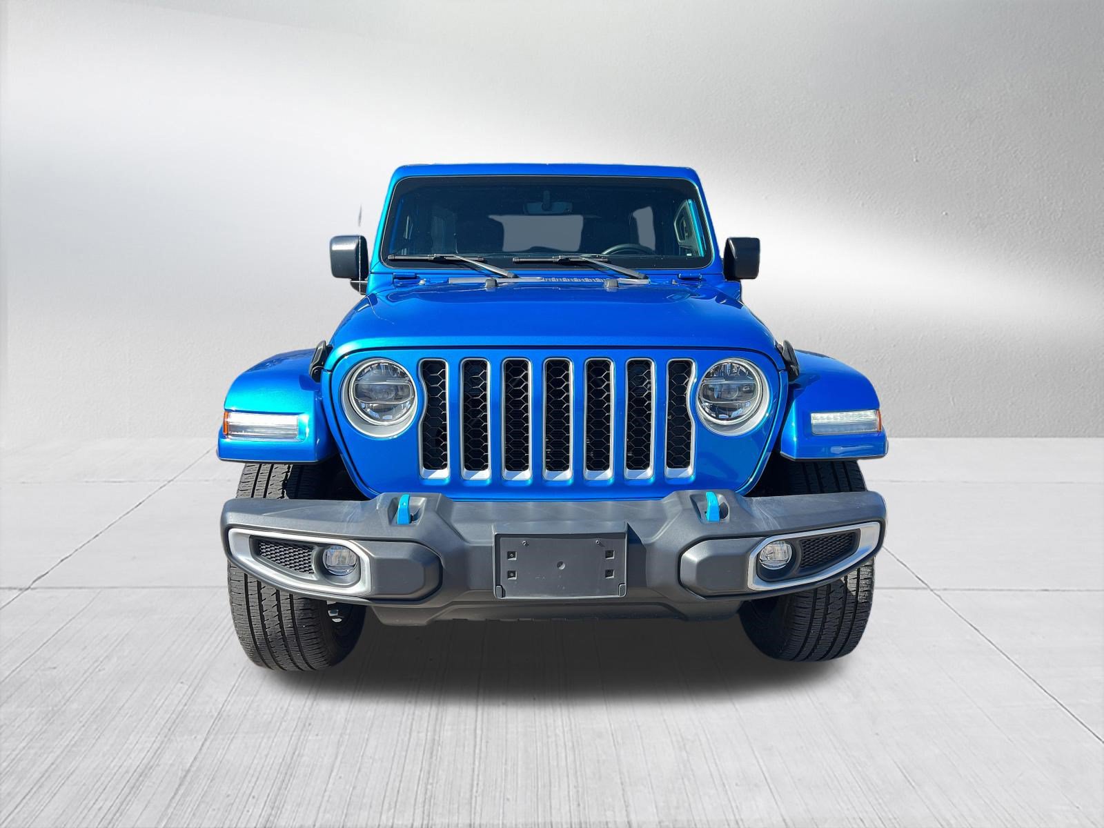 Used 2022 Jeep Wrangler Unlimited Sahara w/ Cold Weather Group AWD/4WD image 2