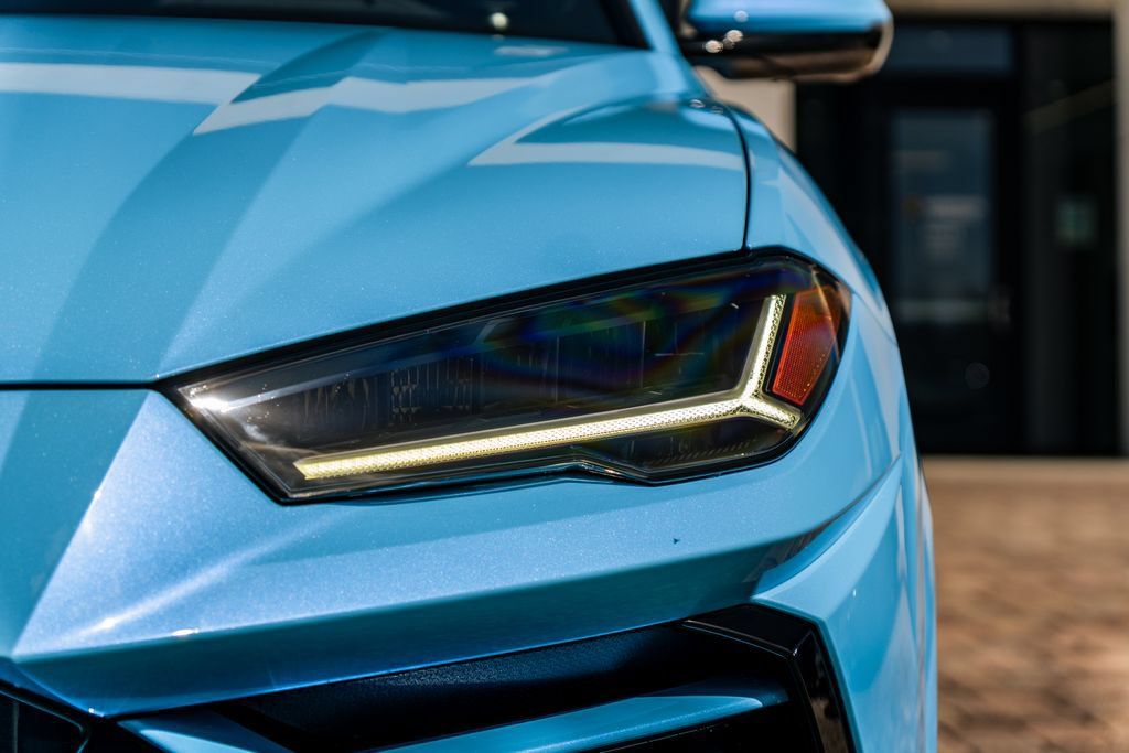 Used 2022 Lamborghini Urus AWD/4WD image 10