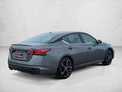 Used 2024 Nissan Altima 2.5 SR FWD image 6