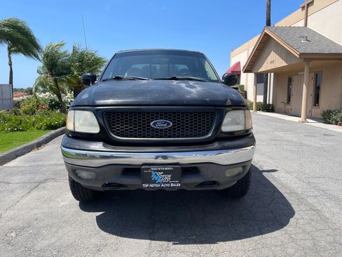 Used 2001 Ford F150 Lariat AWD/4WD image 2