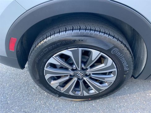 Used 2025 Buick Envision Preferred image 33