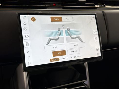 New 2026 Land Rover Range Rover Long Wheelbase SE image 15