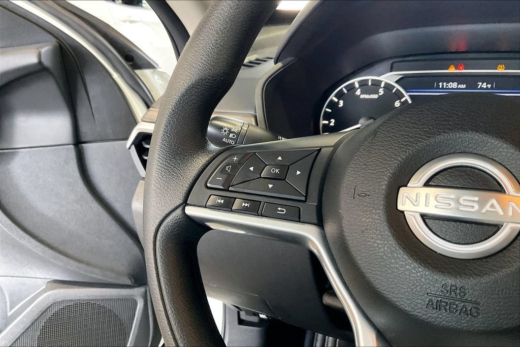 Used 2025 Nissan Altima 2.5 SV AWD/4WD image 8