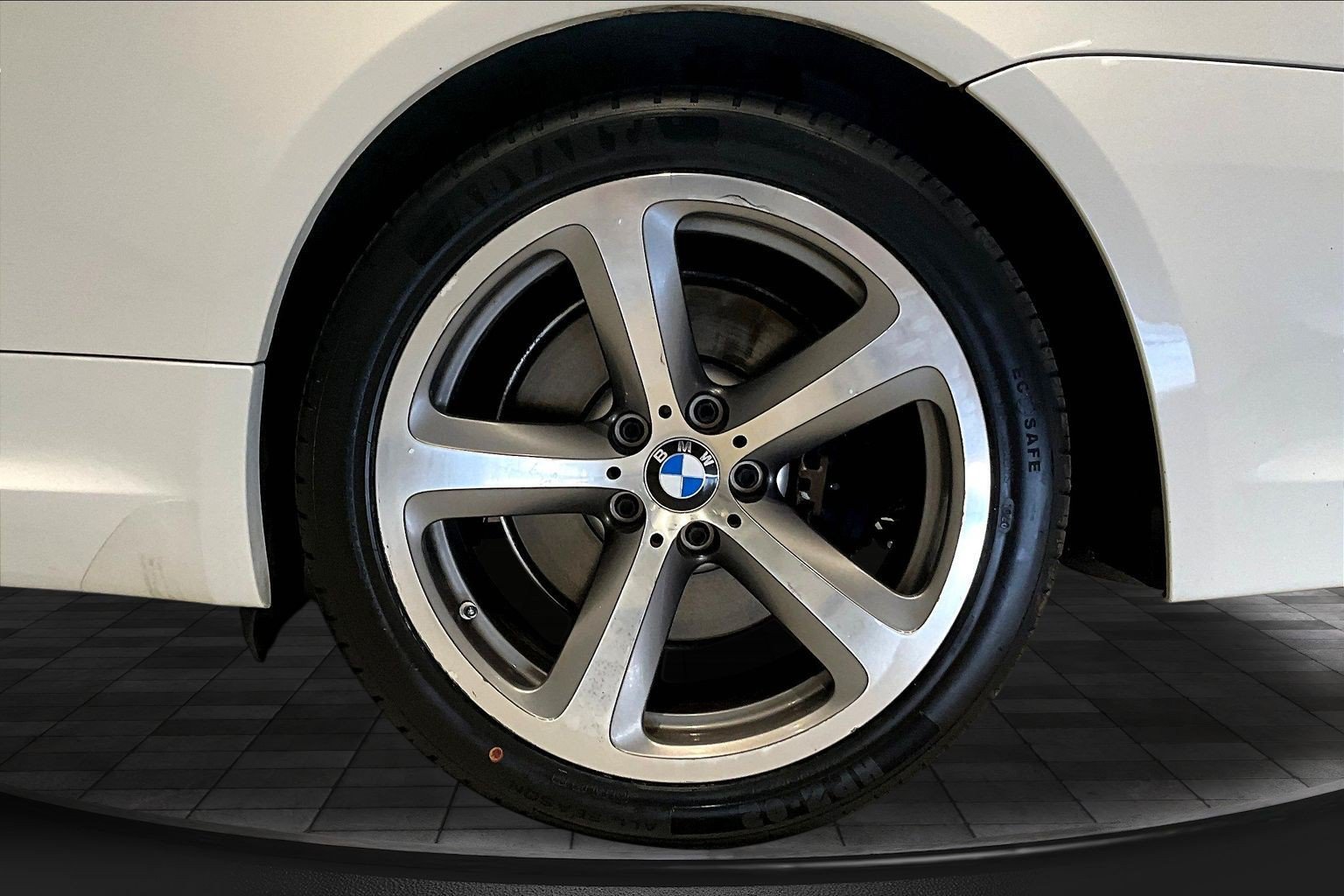 Used 2010 BMW 650i Convertible w/ Sport Pkg RWD image 30