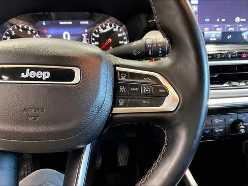 Used 2022 Jeep Compass Limited image 18