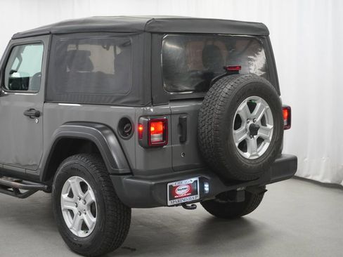 Used 2019 Jeep Wrangler Sport w/ Quick Order Package 24S AWD/4WD image 14