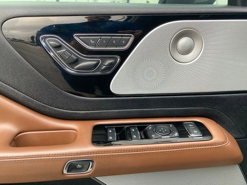 Used 2021 Lincoln Aviator Reserve w/ Equipment Group 210A image 13