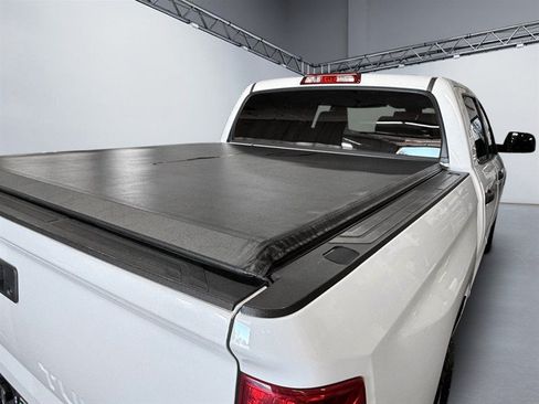 Used 2019 Toyota Tundra SR5 w/ Convenience Package AWD/4WD image 8