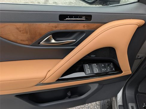 New 2026 Lexus LX 700h Luxury image 18