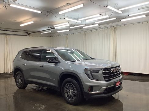 Used 2025 GMC Acadia Elevation image 4