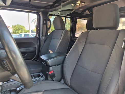 Used 2023 Jeep Wrangler Unlimited w/ Cold Weather Group AWD/4WD image 14