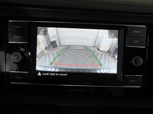 Certified 2023 Volkswagen Jetta SE w/ Panoramic Sunroof Package FWD image 5