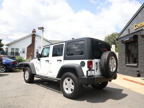 Used 2018 Jeep Wrangler Unlimited Sport S AWD/4WD image 8