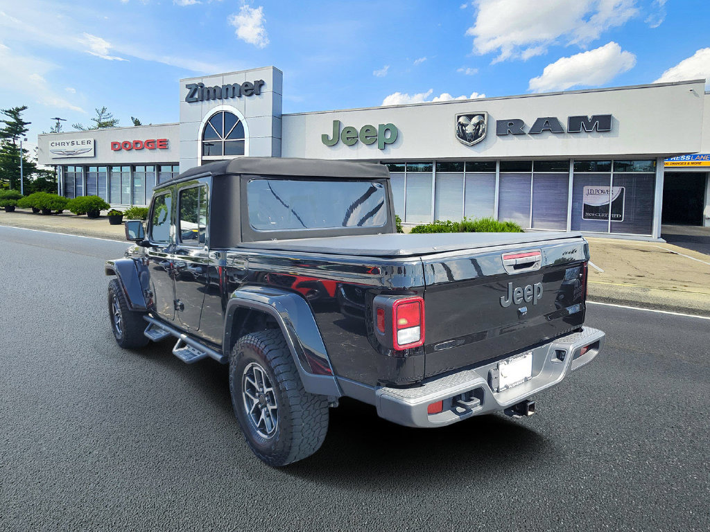 Certified 2023 Jeep Gladiator Sport AWD/4WD image 3