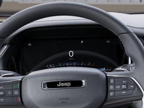 New 2025 Jeep Grand Cherokee L Limited image 30