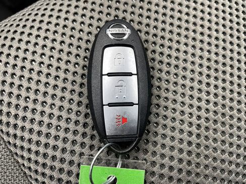 Used 2020 Nissan Frontier SV image 48