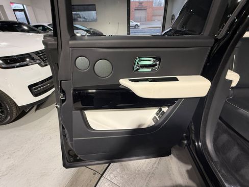 Used 2023 Rolls-Royce Cullinan image 58