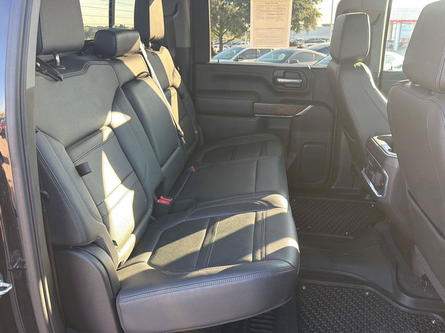 Used 2021 GMC Sierra 2500 Denali w/ Denali Black Diamond Edition AWD/4WD image 16