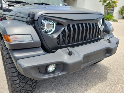 Used 2019 Jeep Wrangler Unlimited Sport S AWD/4WD image 11