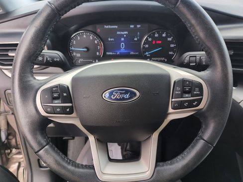 Used 2021 Ford Explorer XLT w/ Equipment Group 202A image 12