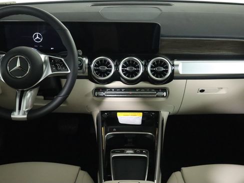 New 2026 Mercedes-Benz GLB 250 image 15