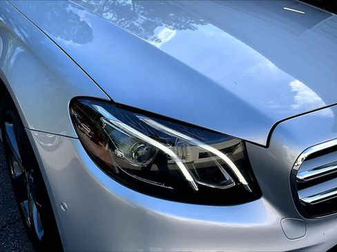 Used 2020 Mercedes-Benz E 350 4MATIC Sedan image 28