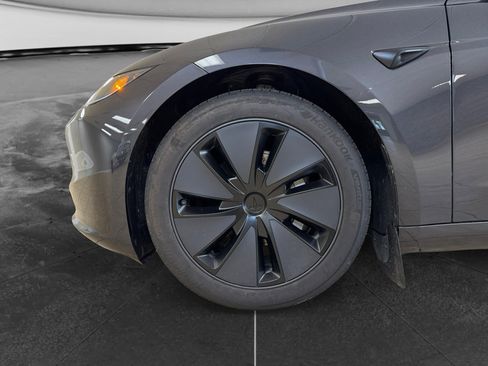 Used 2025 Tesla Model 3 Long Range AWD/4WD image 29