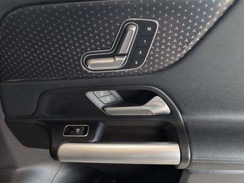 Used 2025 Mercedes-Benz GLA 250 image 30