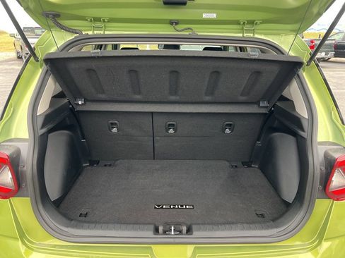 Used 2022 Hyundai Venue SE image 7